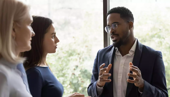 Chubb possède plusieurs filiales à travers le monde pour la détection incendie et la sécurité.